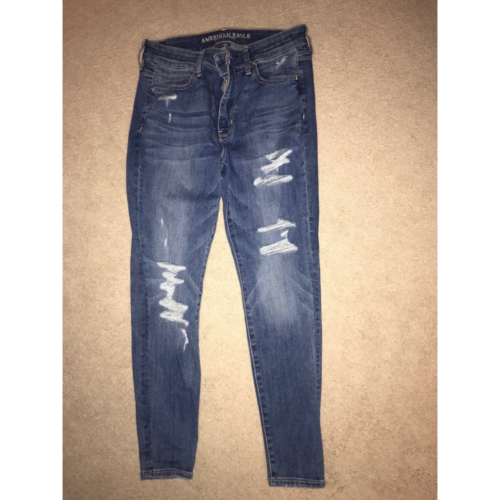 American Eagle Ripped Skinny Jeans size 8 short
